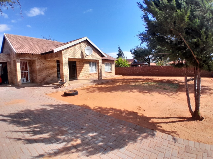 To Let 3 Bedroom Property for Rent in Kathu Northern Cape